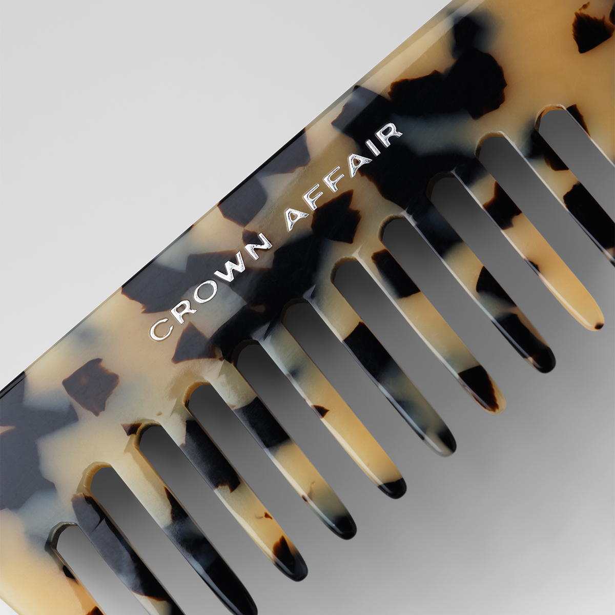 The Comb No. 002 - Crown Affair